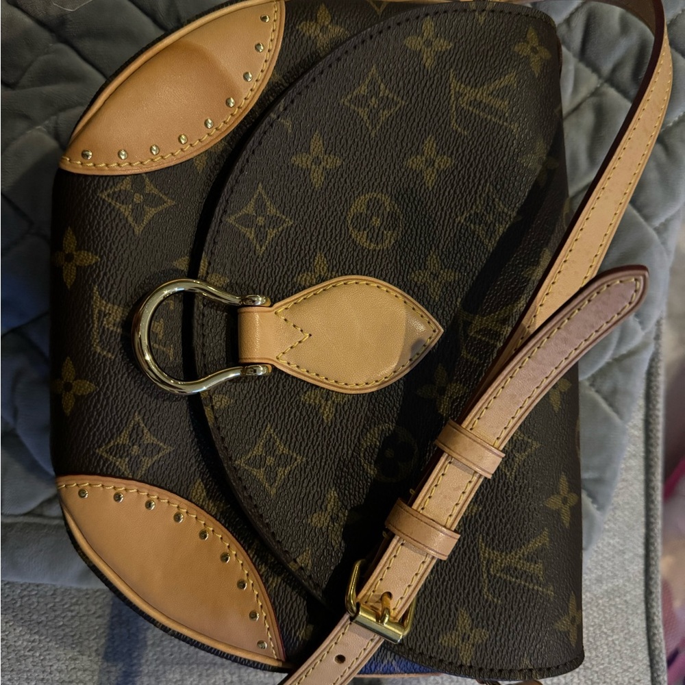 Louis Vuitton M41481, comes with receipts and dust bag, uneven patina on left